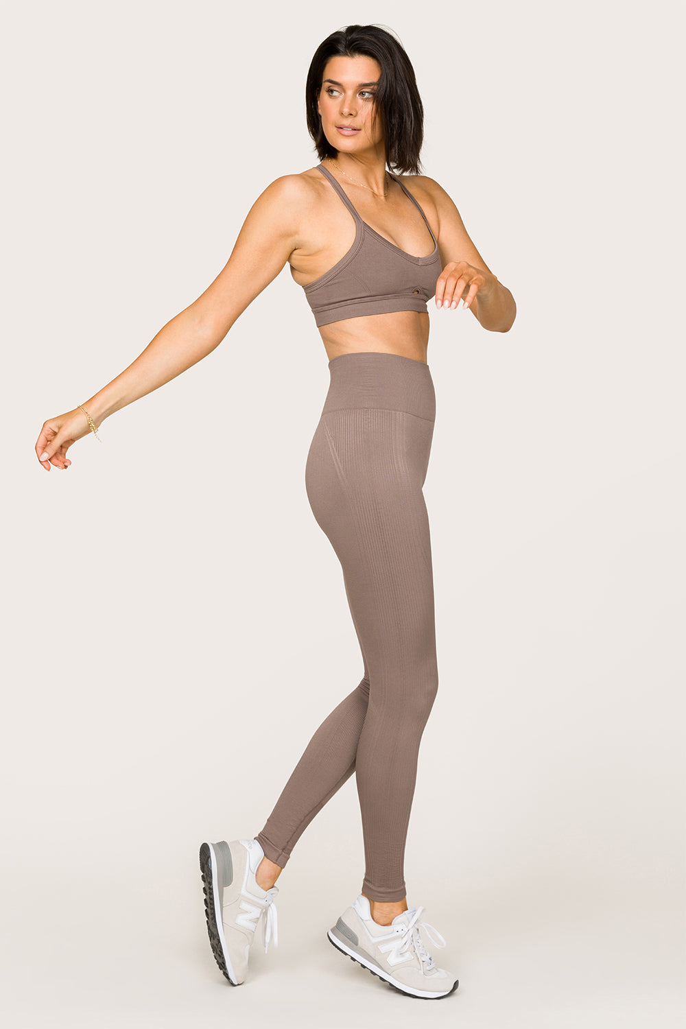 Alala women's seamless leggings in light brown