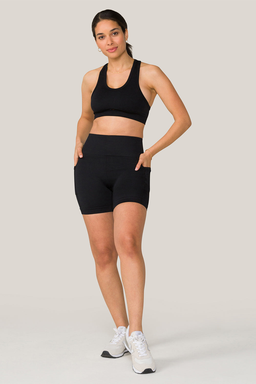 Alala women's seamless bike shorts with pockets in black