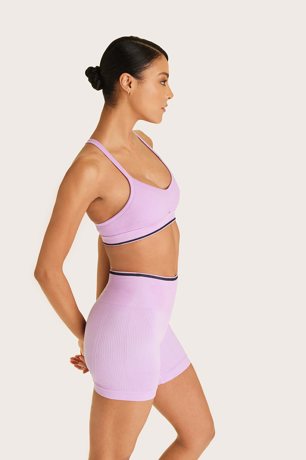 Alala women's barre seamless short in light purple