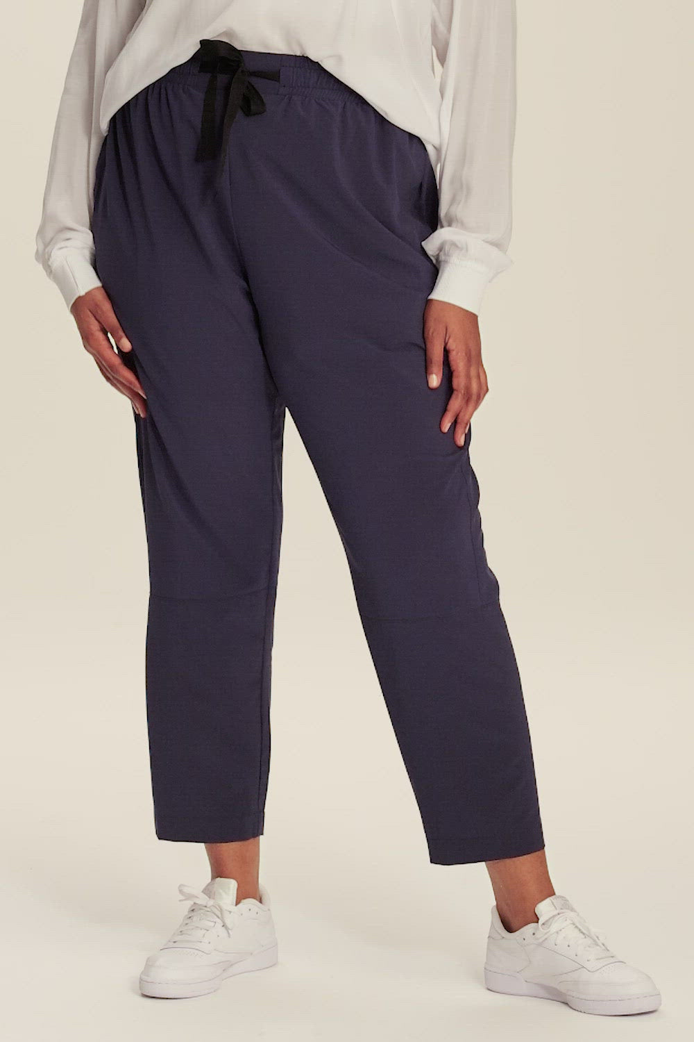 Alala women's commuter pant in navy