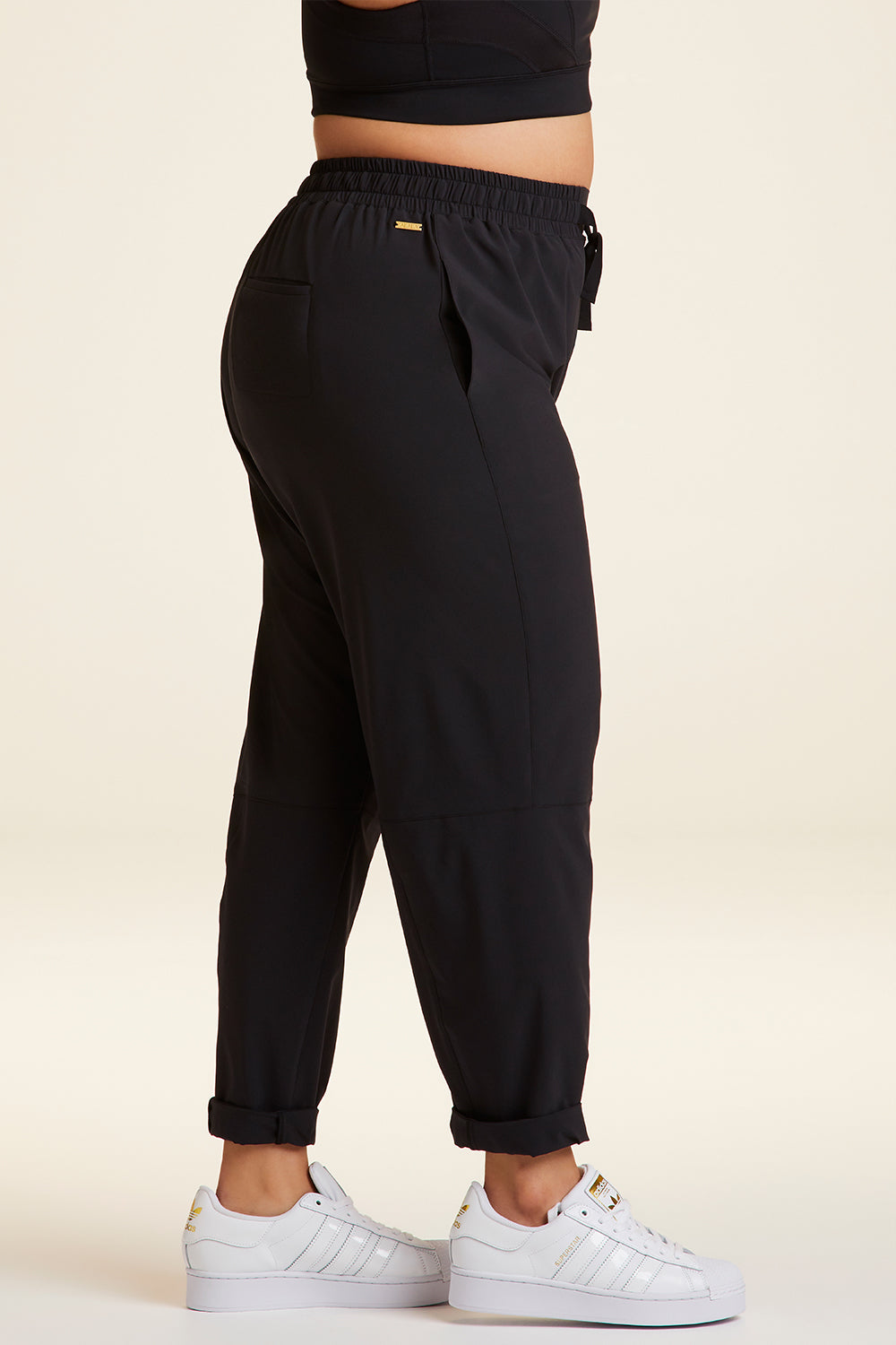 Alala women's commuter pant in black