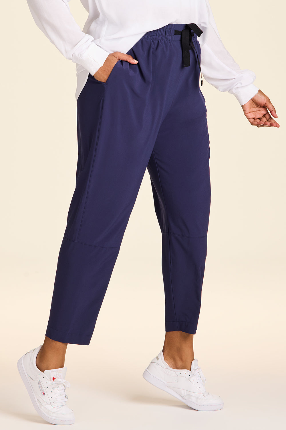 Alala women's commuter pant in navy