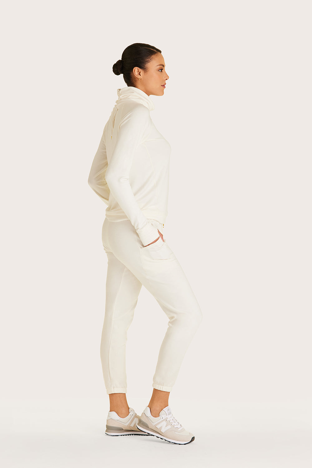 Alala women's funnel neck Fleece Pullover in bone