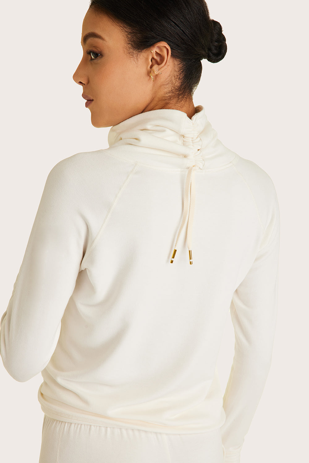 Alala women's funnel neck Fleece Pullover in bone