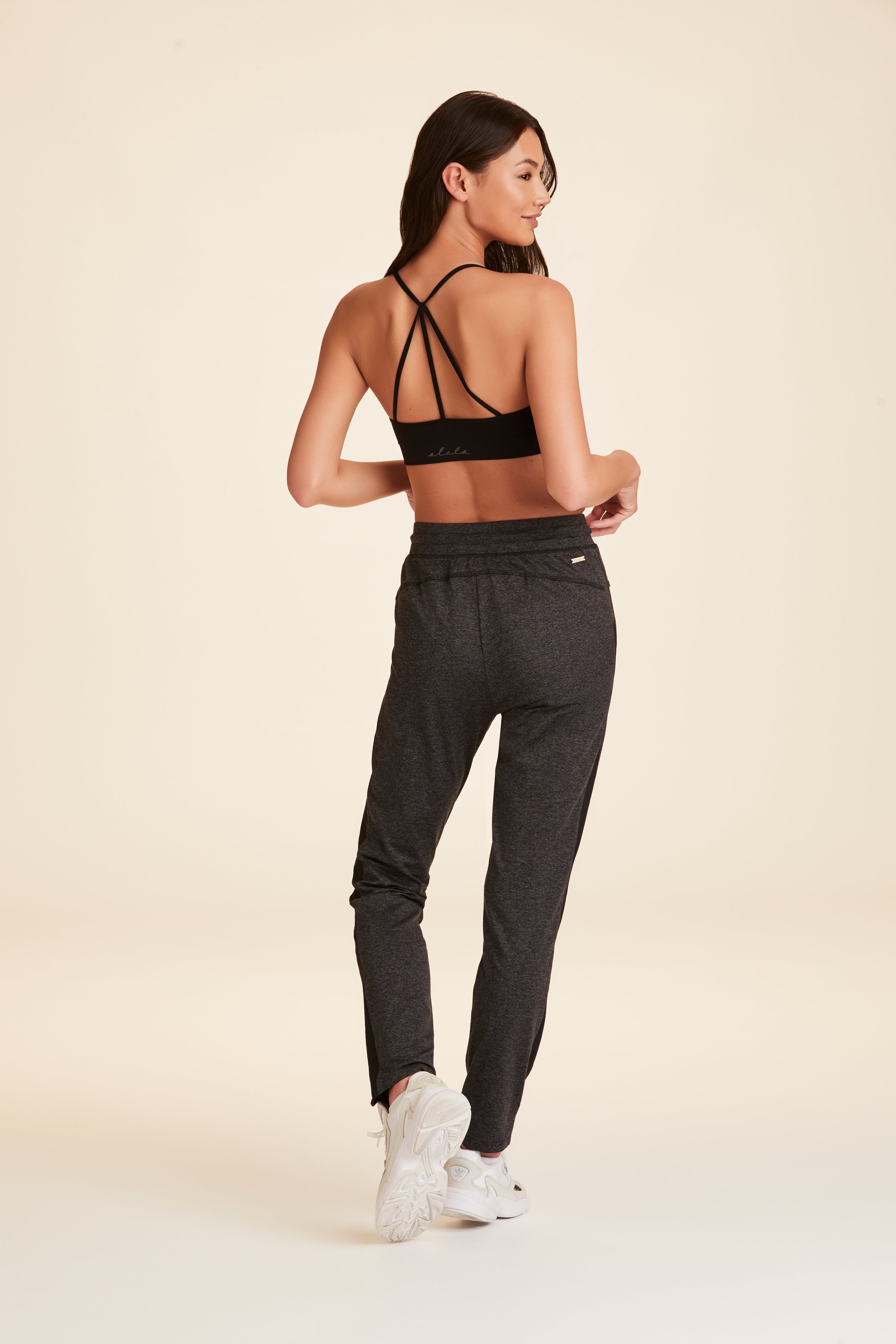 Amazon.in : women track pants | Track pants women, Gym wear for women, Gym  track pants