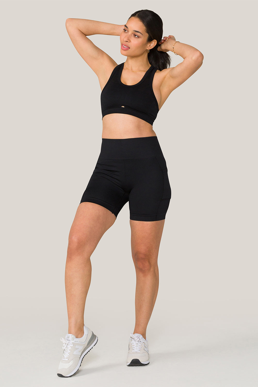 Alala women's seamless bike shorts with pockets in black