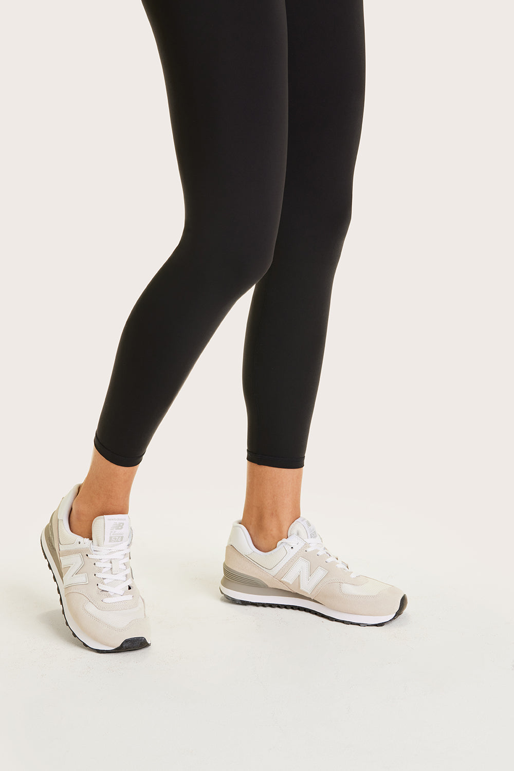 Buy Nike Women's Yoga Luxe 7/8 Leggings Black in KSA -SSS