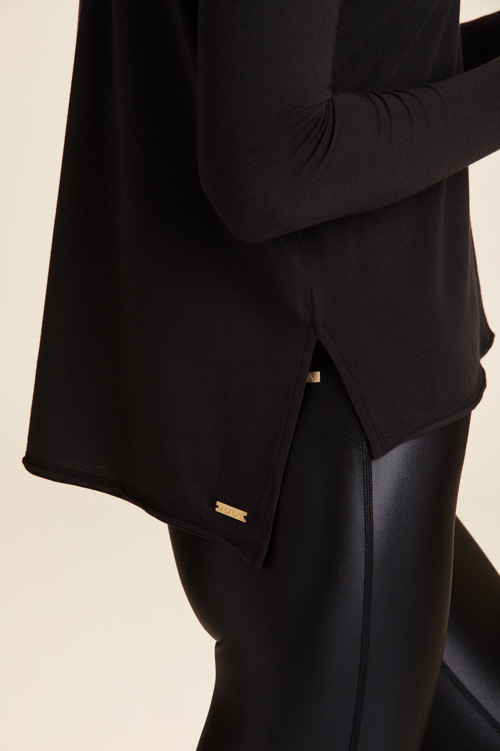 Alala women's long sleeve tshirt in black