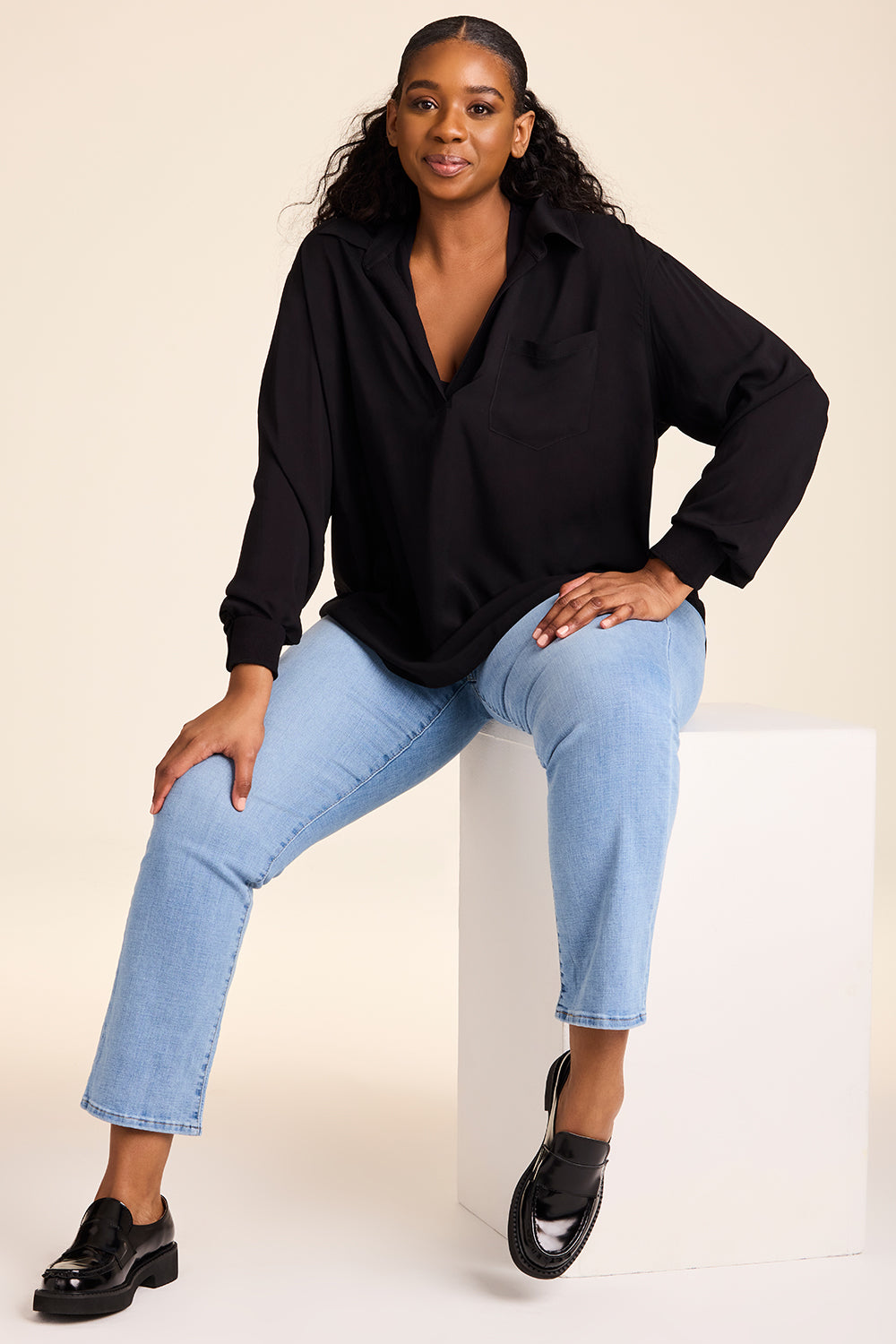 Black flowy top store plus size